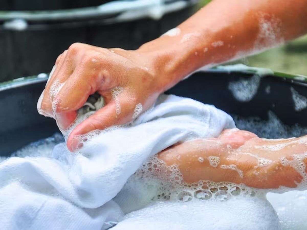 Hướng dẫn bảo quản quần áo từ vải Nano