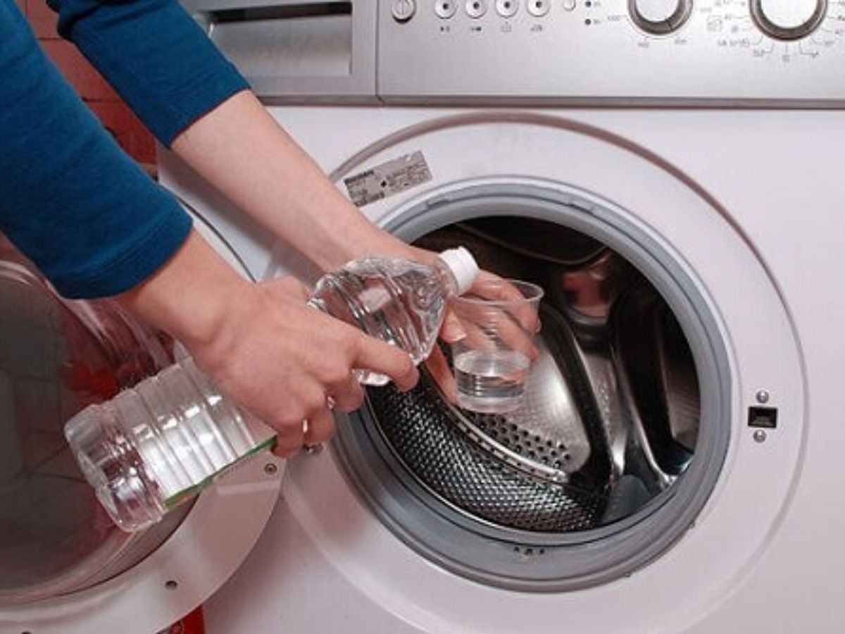 Vệ sinh bộ cảm ứng máy sấy quần áo