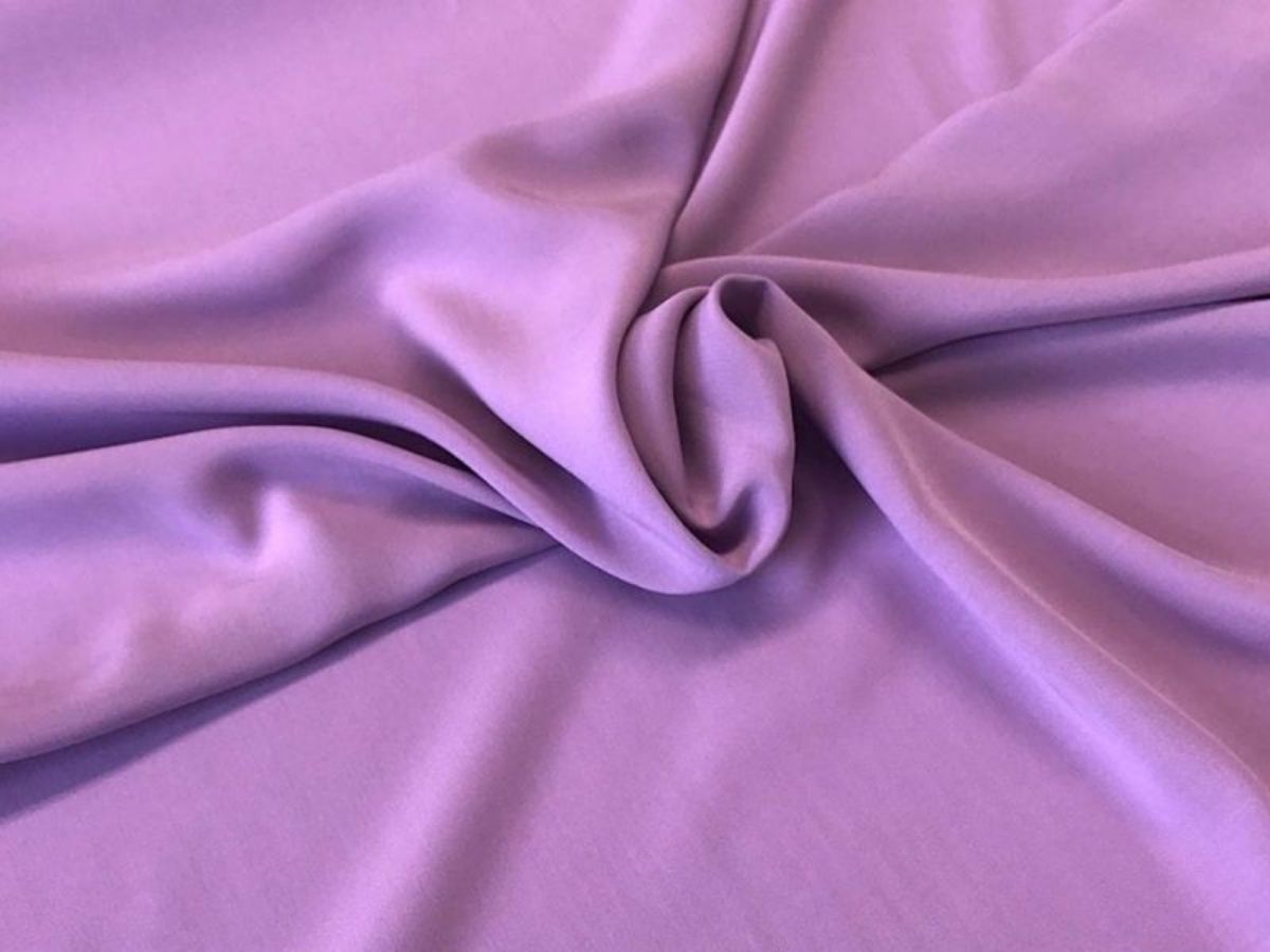 Trang phục bằng vải thun lạnh